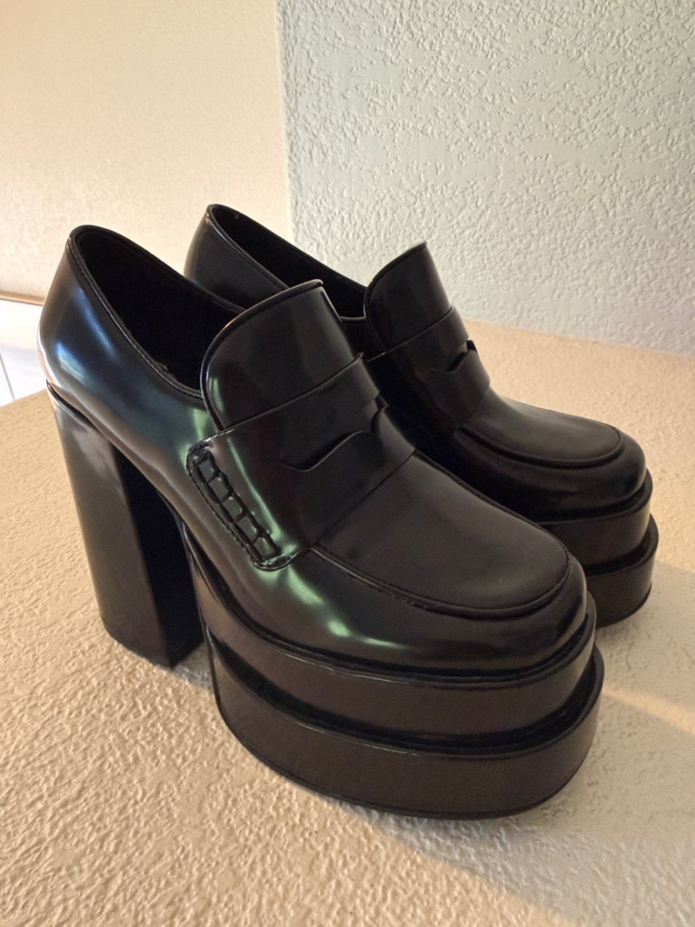 Steve Madden Black Patent Platform Loafer Pumps